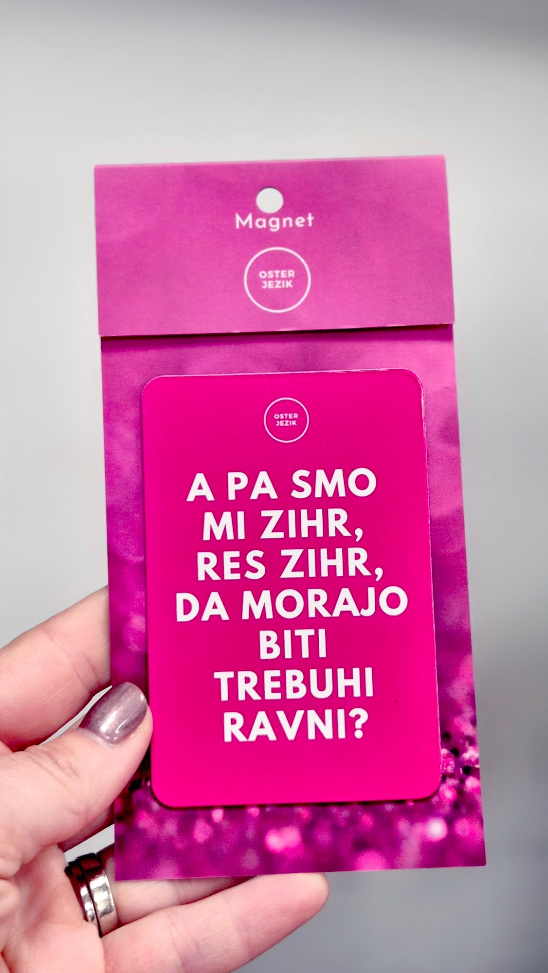 Magnet A PA SMO MI RES ZIHR..., ciklam barva